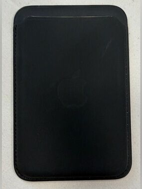 Apple iPhone FineWoven Wallet with MagSafe – Black